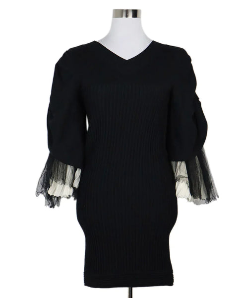 Chanel Black & White Dress sz 4 l Michael's Luxury Consignment – Michael's  Consignment NYC