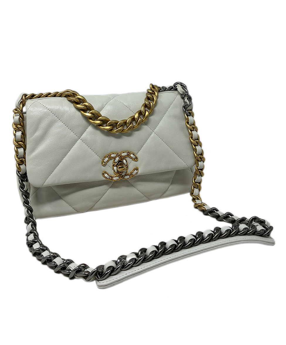 CHANEL Lambskin Quilted Medium Chanel 19 Flap White l Michael's