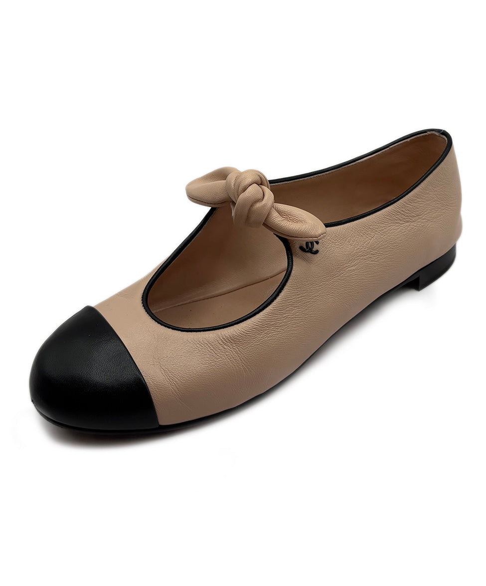 Chanel Nude & Black Leather Flats sz. 8 l Michael's Luxury
