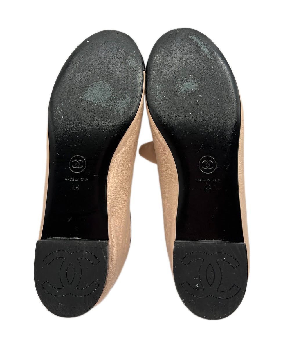 Chanel Nude & Black Leather Flats sz. 8 l Michael's Luxury