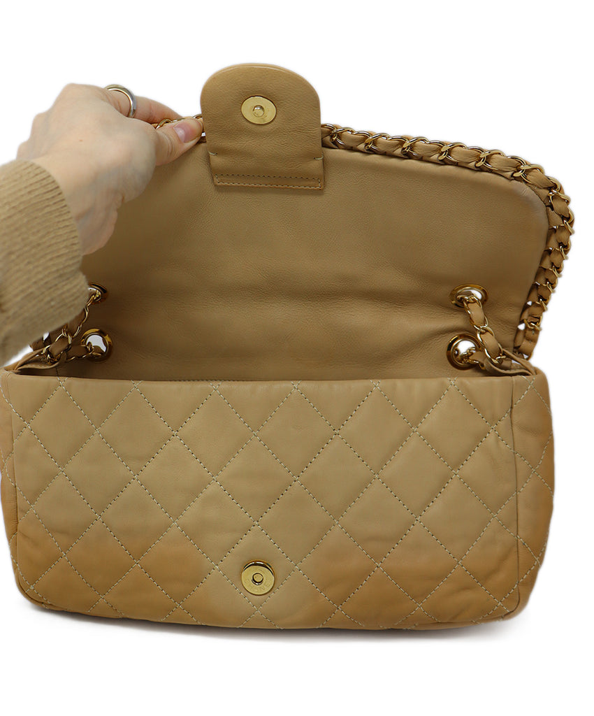 Chanel Tan Leather Chain Shoulder bag 6