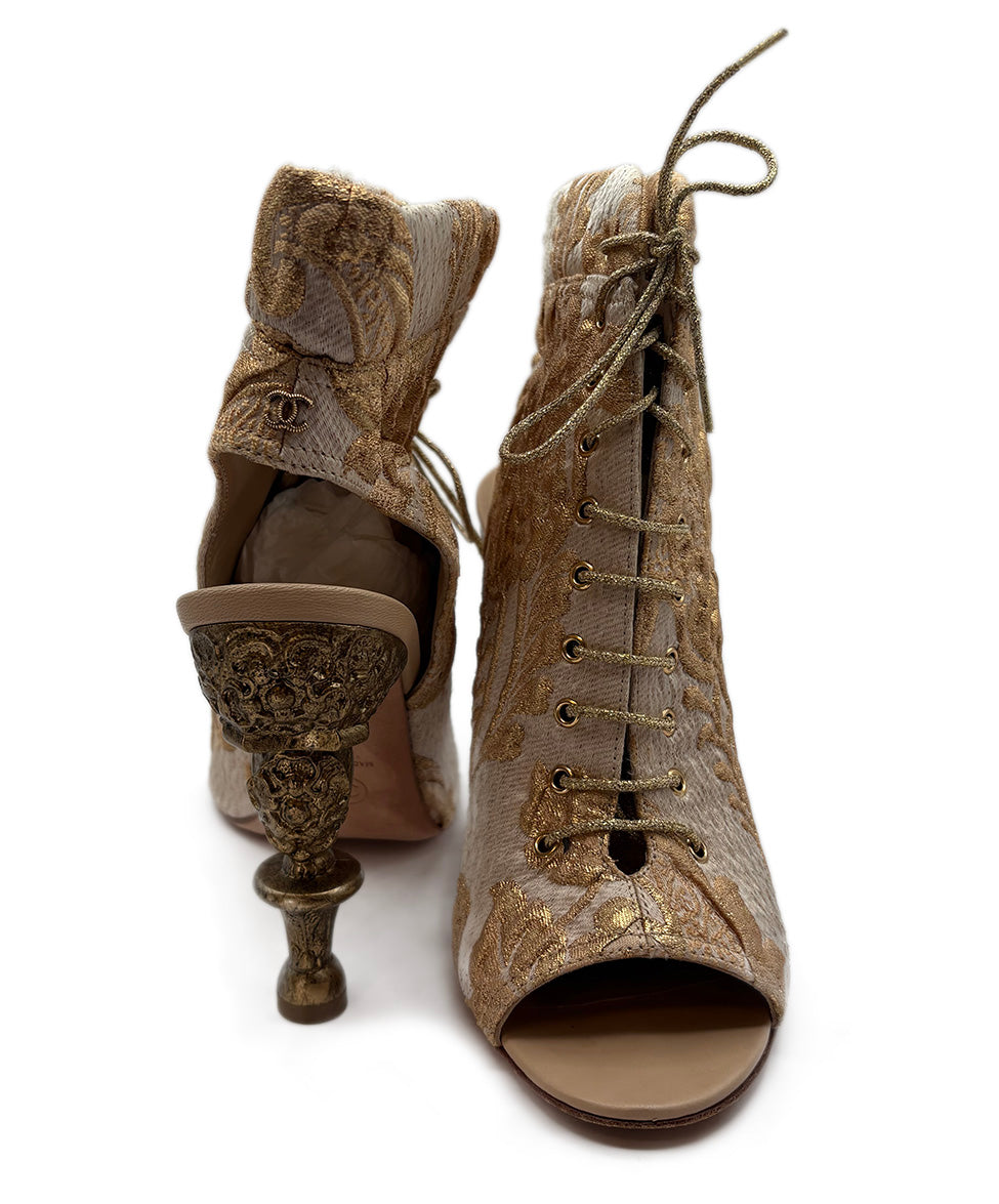 CHANEL Cruise 2013 Metallic Gold Brocade Heels w/ Floral Print