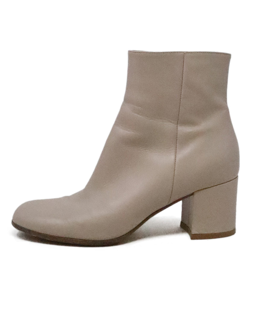 Gianvito Rossi Beige Leather Booties 1