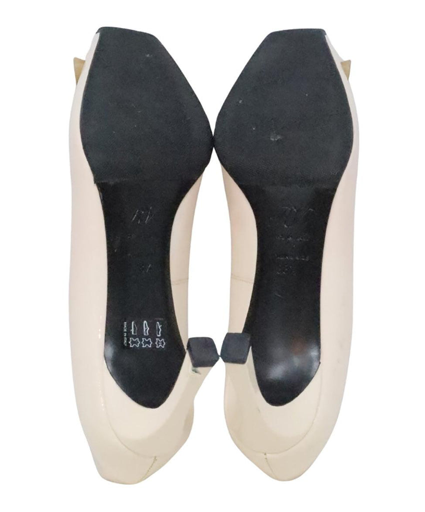 Roger Vivier Ivory Patent Leather Heels 4